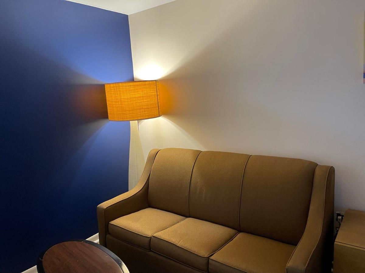 Camp Inn Lodge Oscoda ภายนอก รูปภาพ