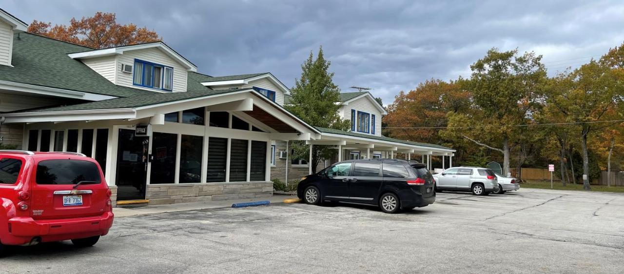 Camp Inn Lodge Oscoda ภายนอก รูปภาพ