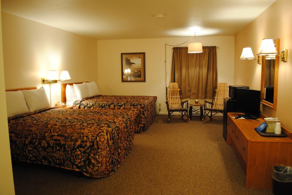 Camp Inn Lodge Oscoda ภายนอก รูปภาพ