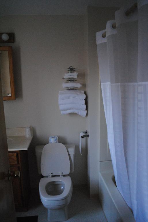 Camp Inn Lodge Oscoda ห้อง รูปภาพ