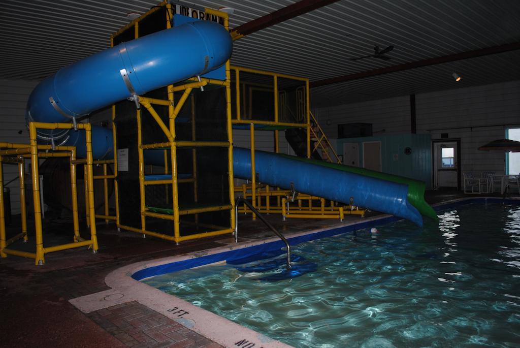 Camp Inn Lodge Oscoda ภายนอก รูปภาพ